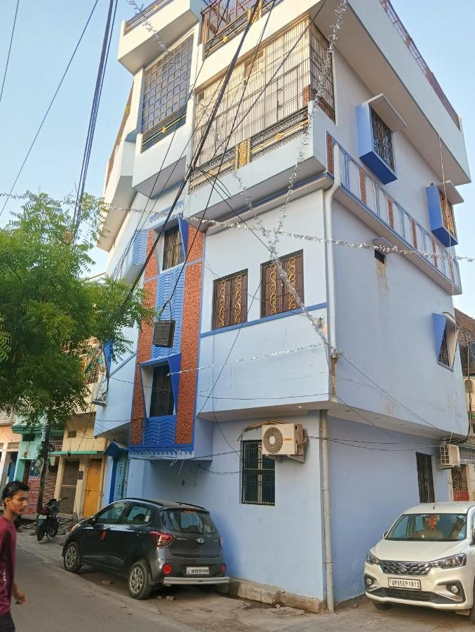 Trinetra Inn พาราณสี ภายนอก รูปภาพ
